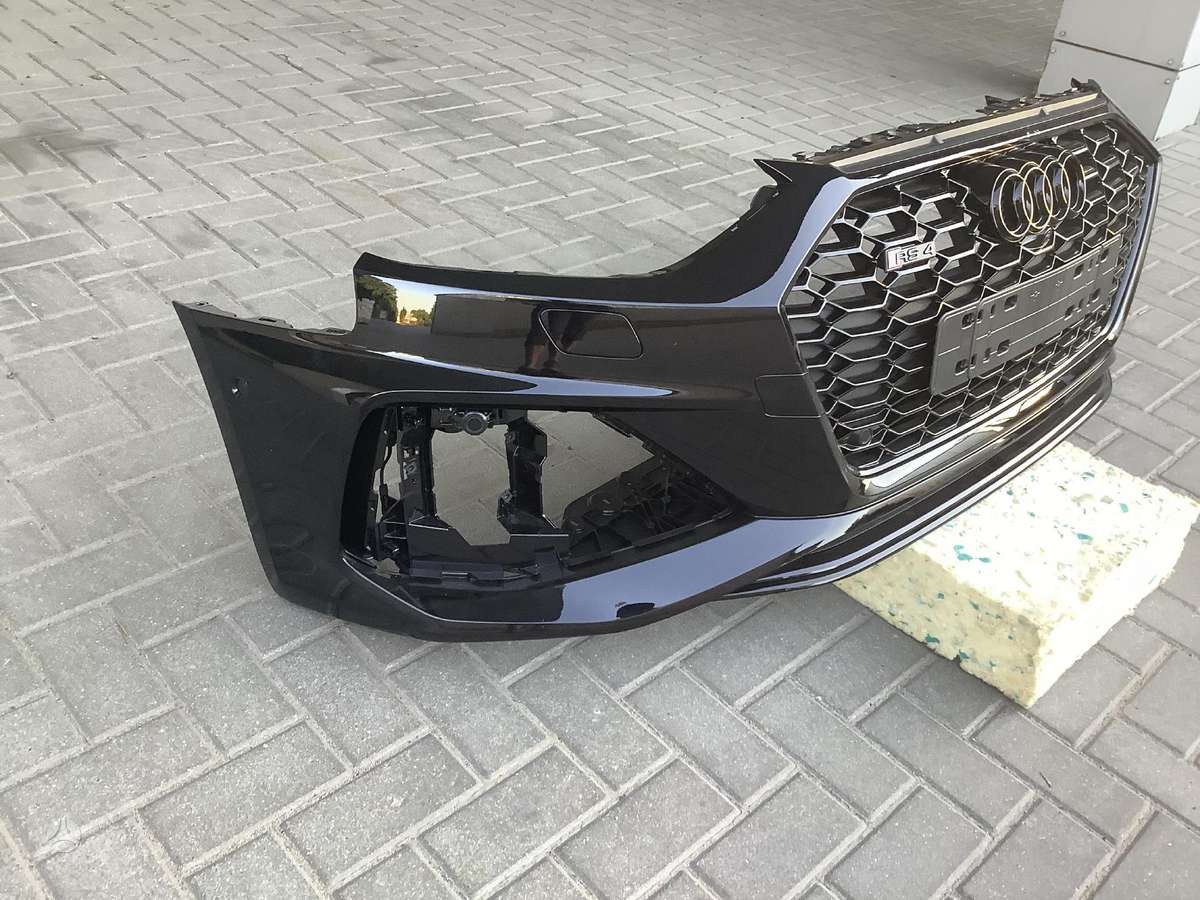 Audi RS 4 kėbulo dalys
