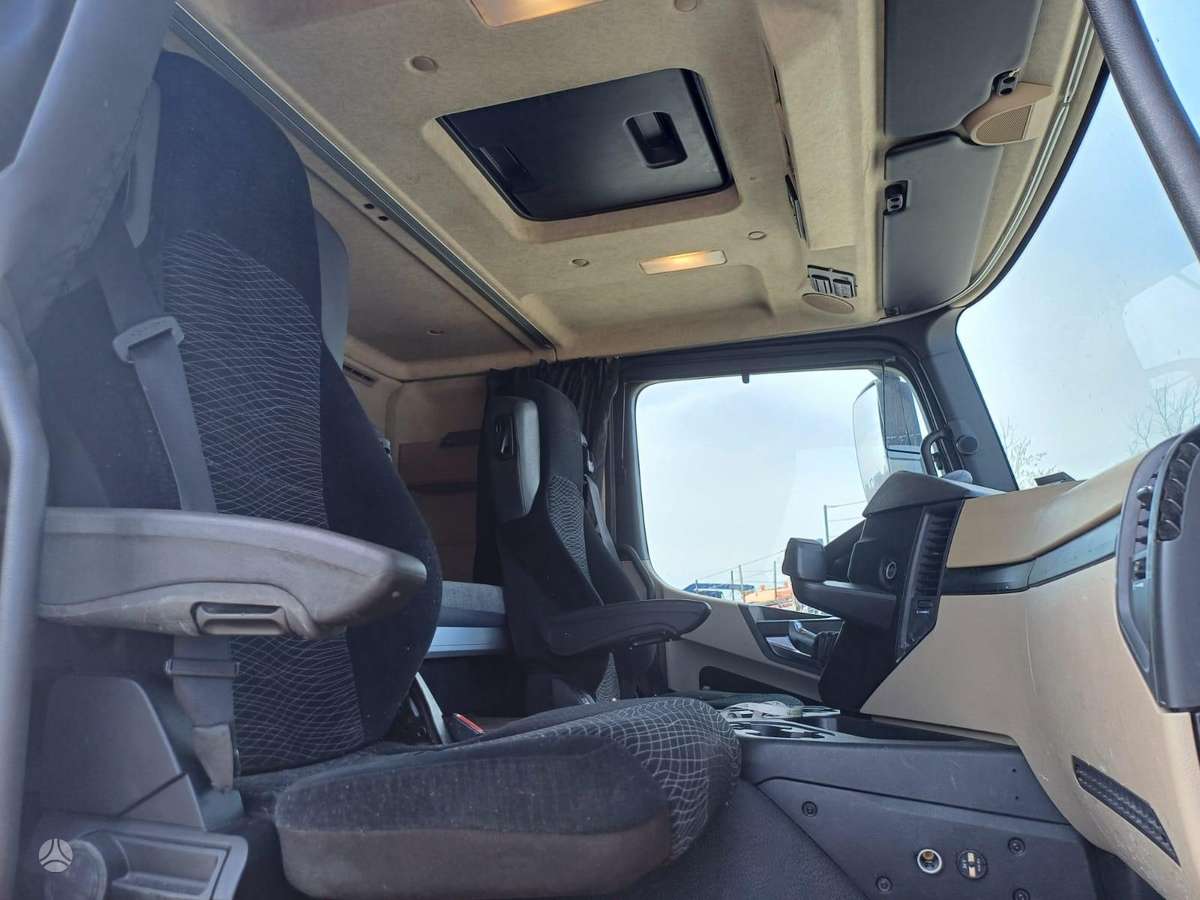 Mercedes-Benz Actros, single sleeper