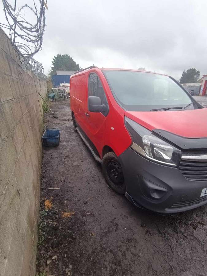 Opel Vivaro, cargo vans