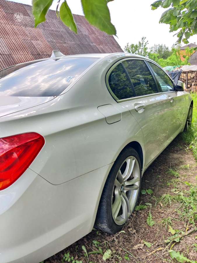 BMW 740, 3.0 l., Седан