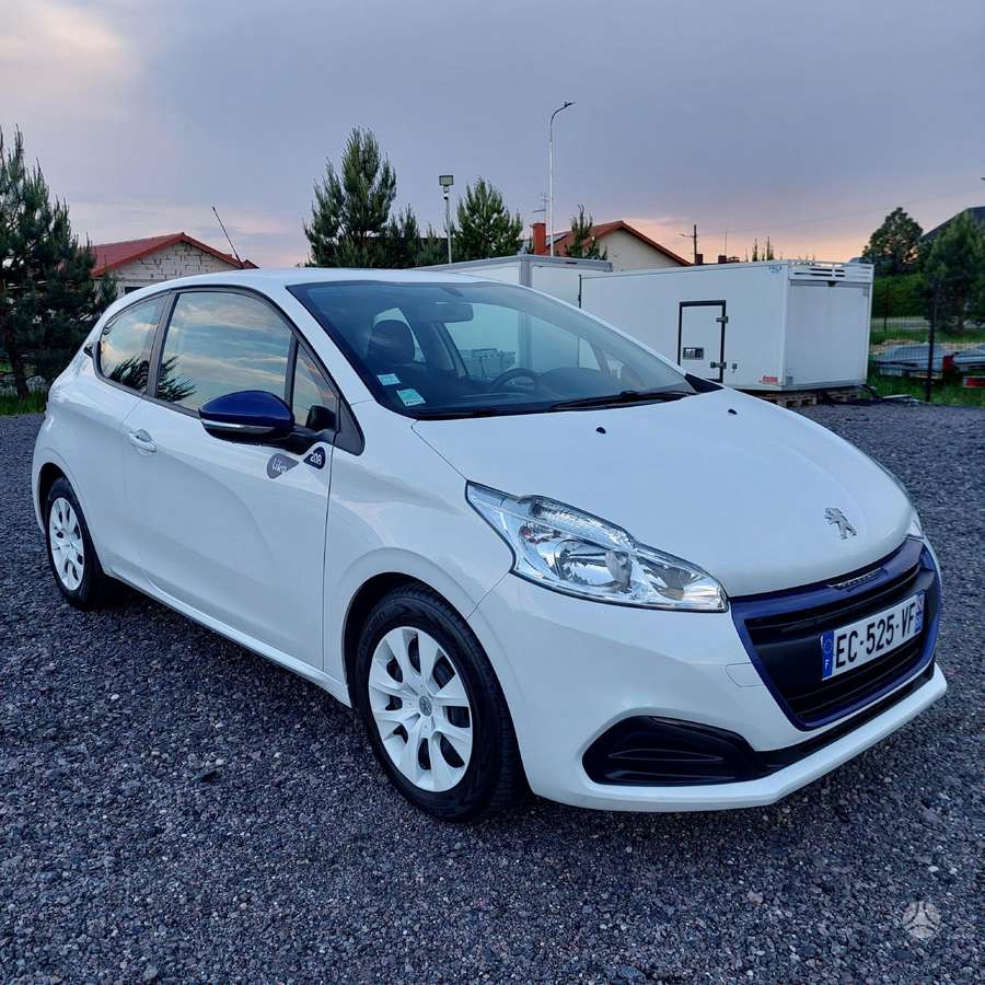 Peugeot 208 - 1