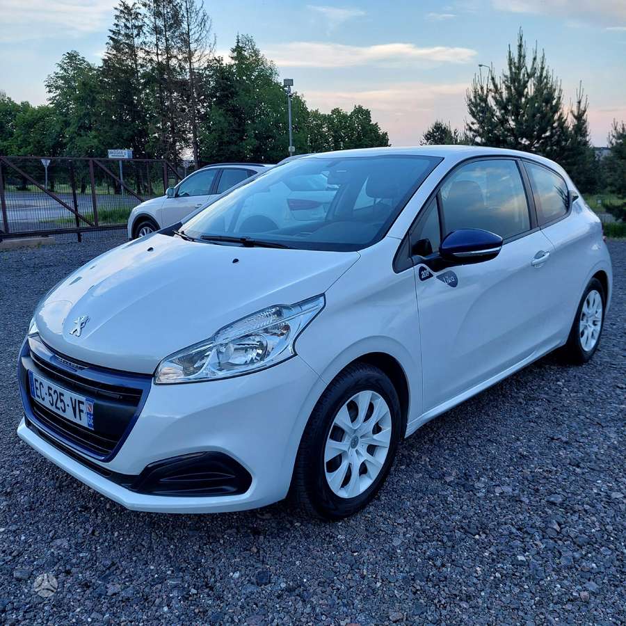 Peugeot 208 - 4