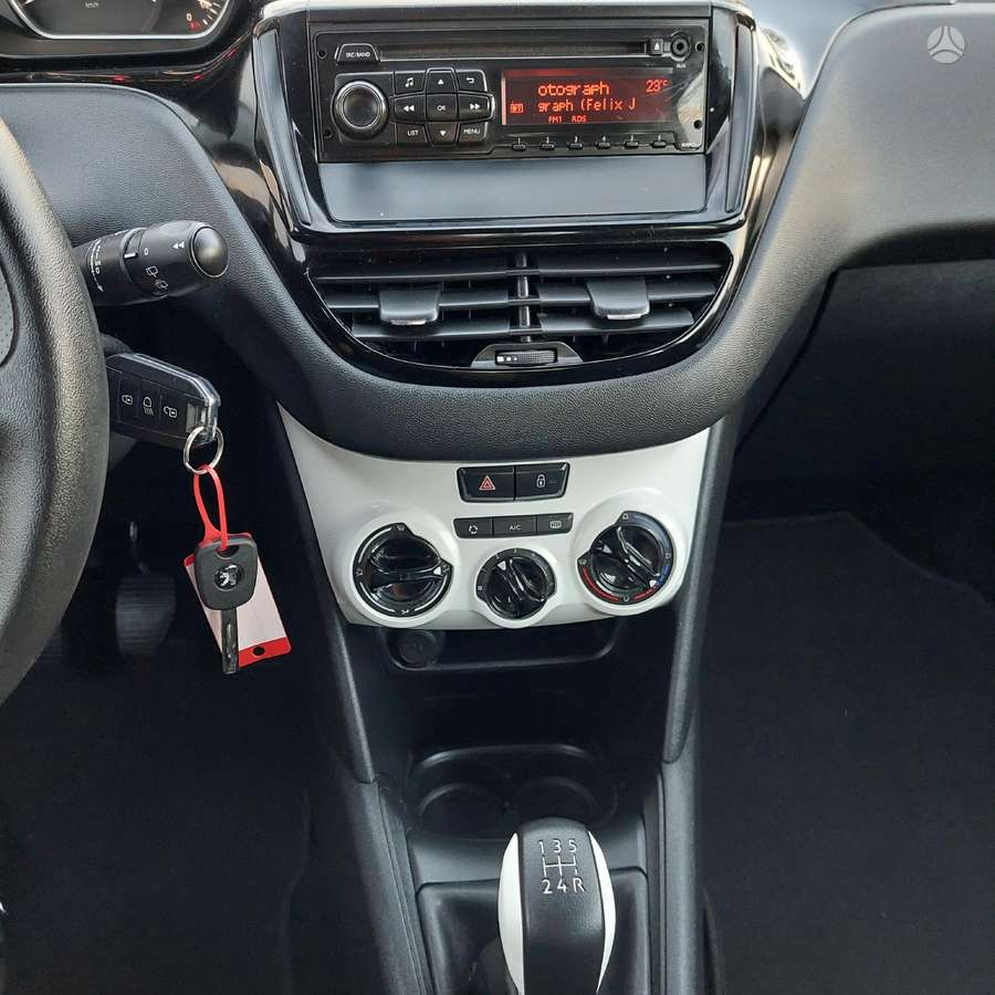 Peugeot 208 - 9