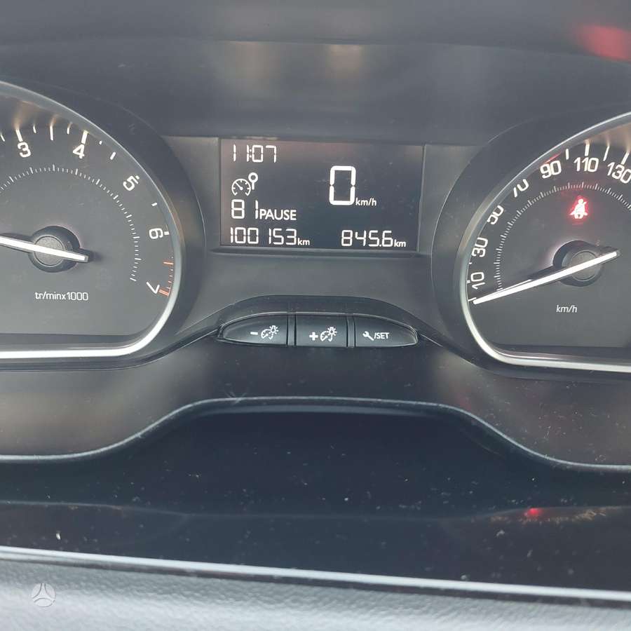 Peugeot 208, 1.0 l., hatchback
