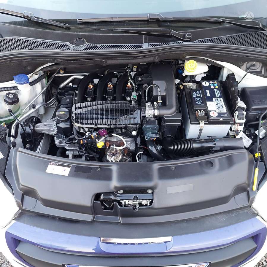 Peugeot 208, 1.0 l., hatchback
