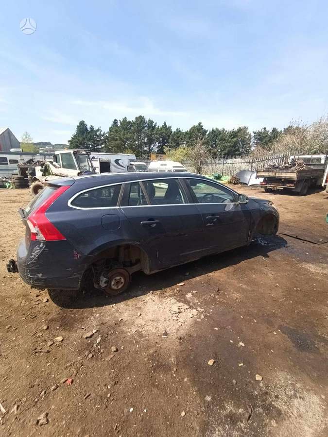 Volvo V60 по частям