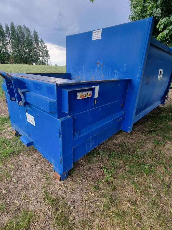 -Kita- Preskonteineris, waste containers