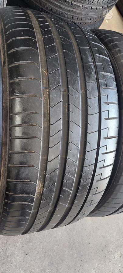 Pirelli, vasaras 275/35 R20