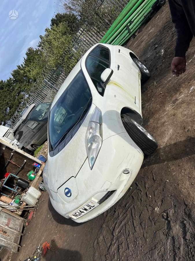 Nissan Leaf по частям