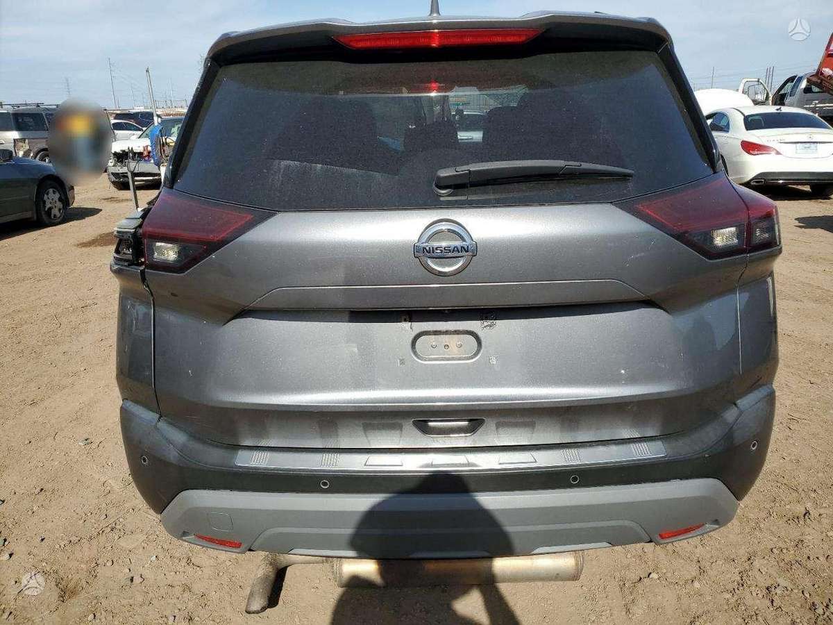Nissan X-Trail for parts