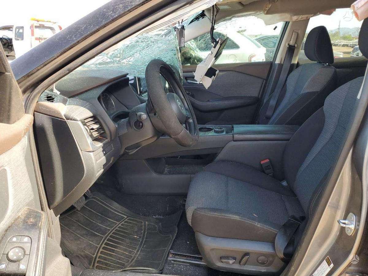 Nissan X-Trail for parts