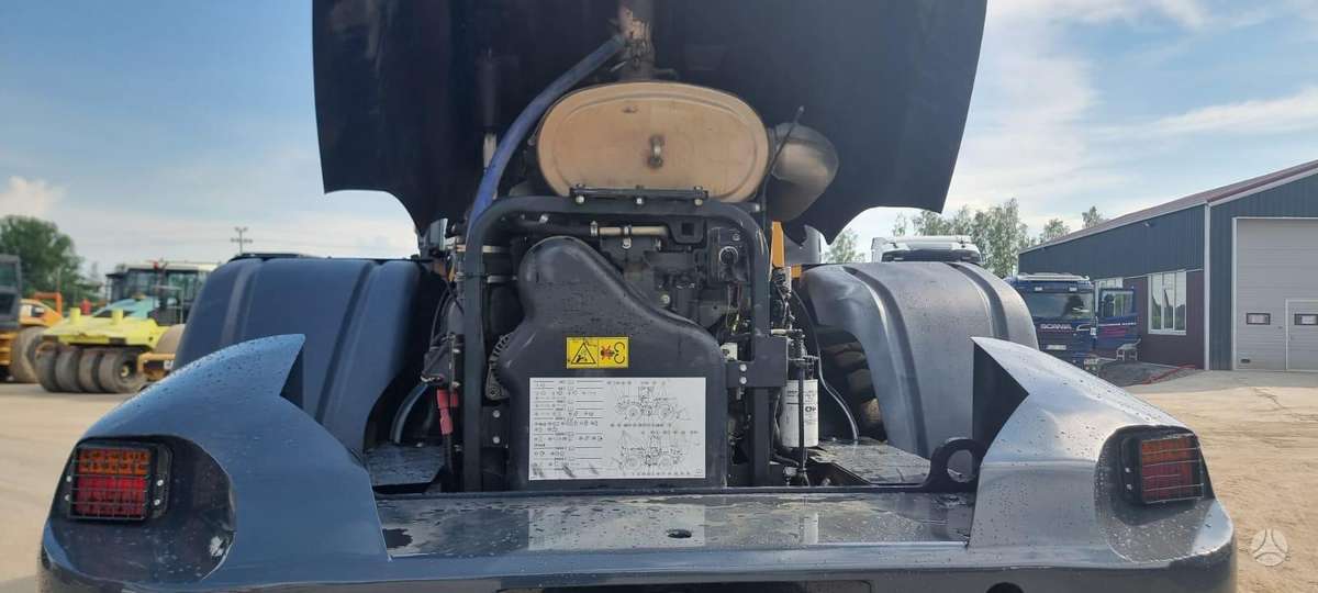 Case 921G XR, frontaliniai krautuvai