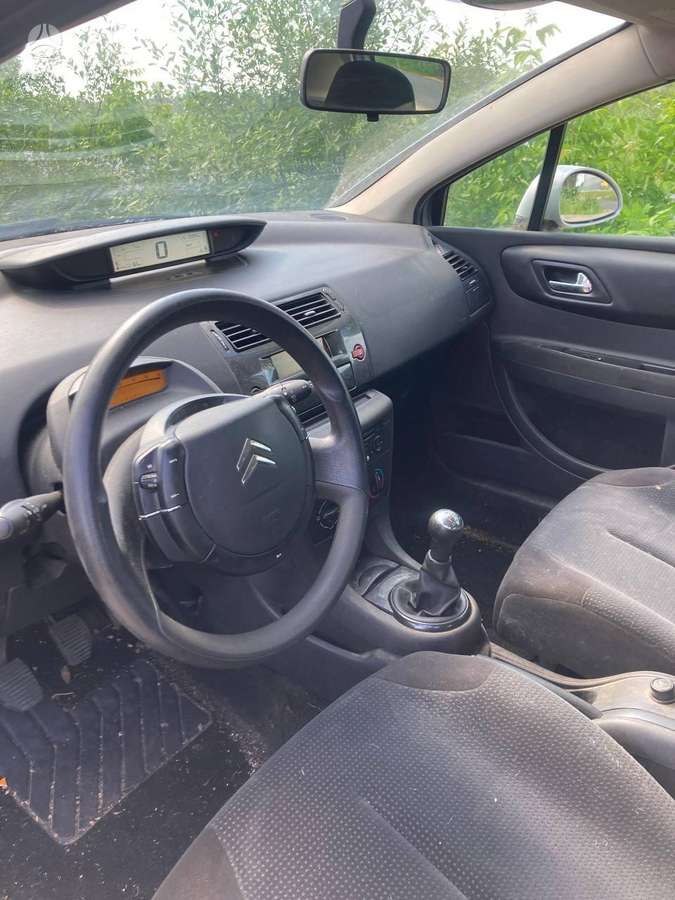 Citroen C4 for parts. 72000 rida