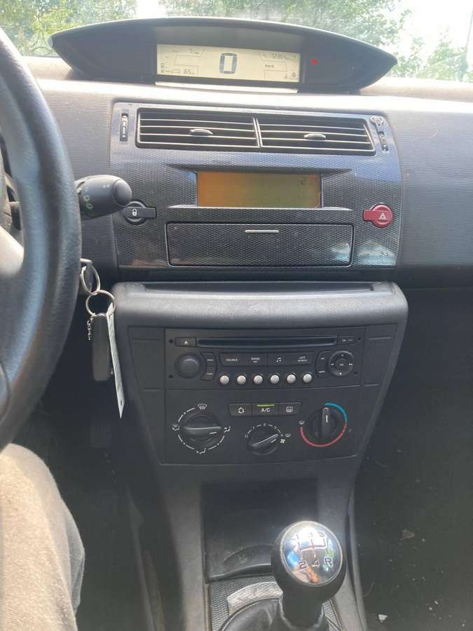 Citroen C4 for parts. 72000 rida