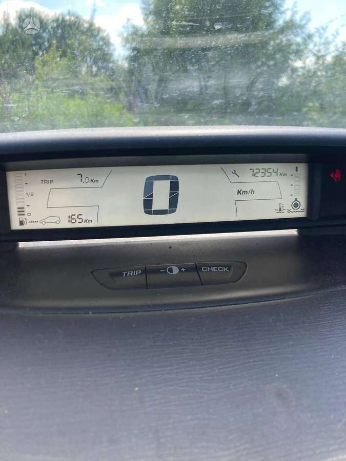 Citroen C4 for parts. 72000 rida