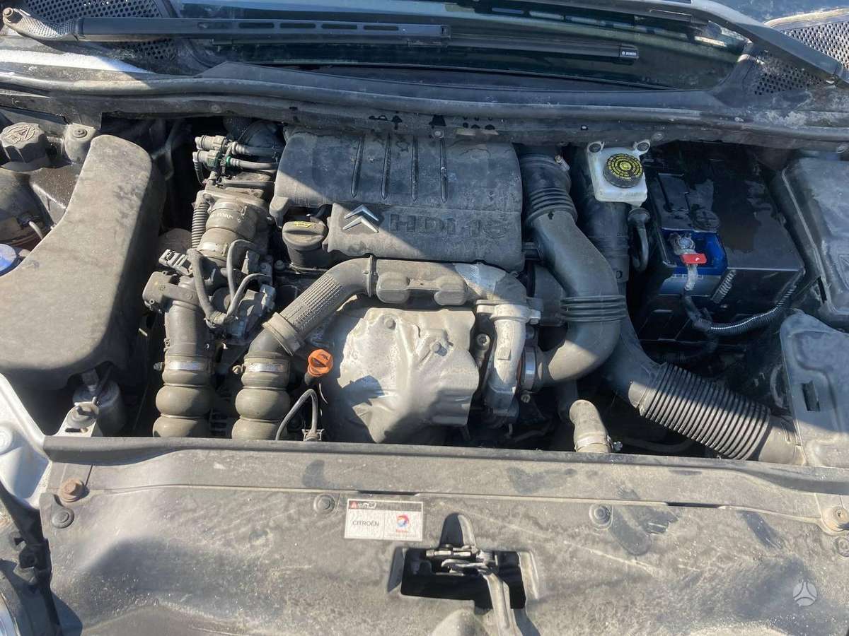 Citroen C4 for parts. 72000 rida