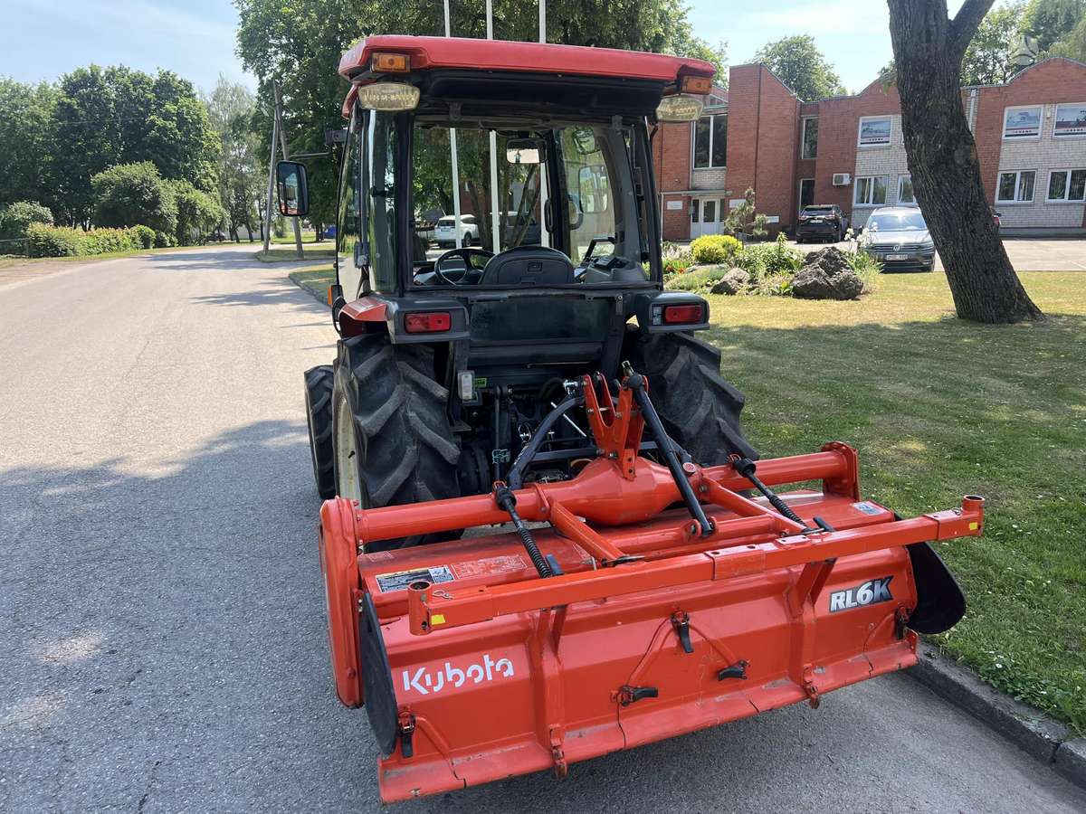 Kubota KL 385, тракторы