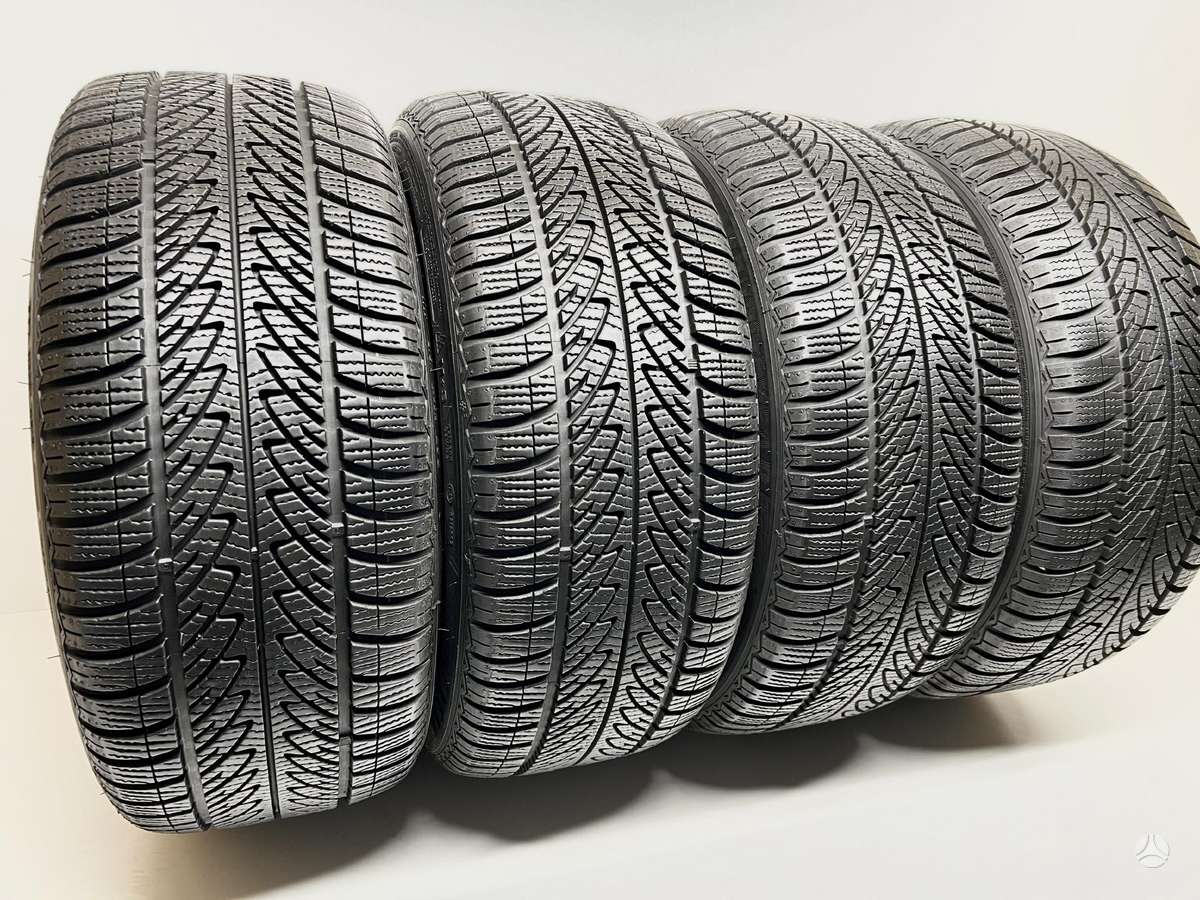 Goodyear UltraGrip 8 Perfomance, winter 225/40 R18