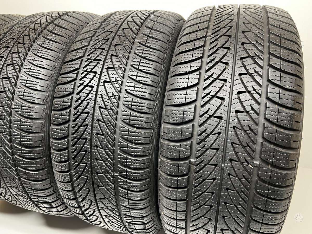 Goodyear UltraGrip 8 Perfomance, winter 225/40 R18
