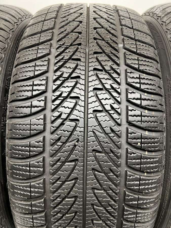 Goodyear UltraGrip 8 Perfomance, winter 225/40 R18