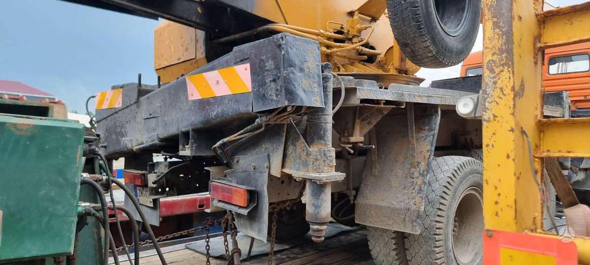 Kamaz 53215, kranai