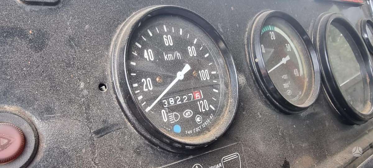 Kamaz 53215, kranai