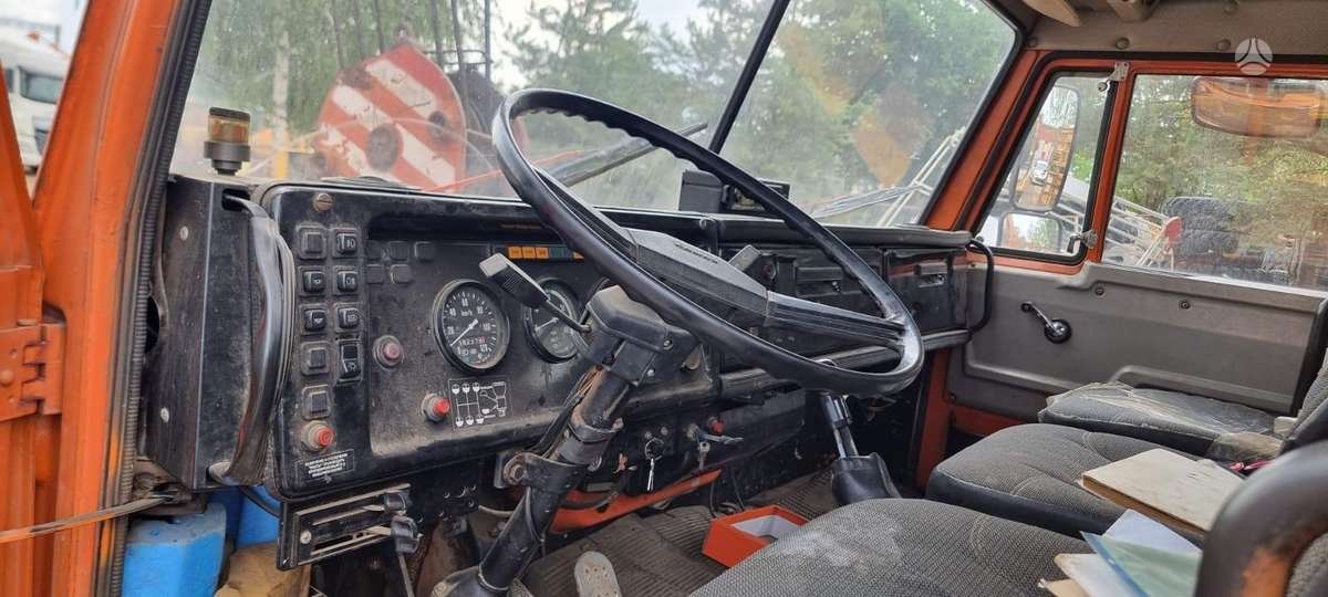 Kamaz 53215, краны