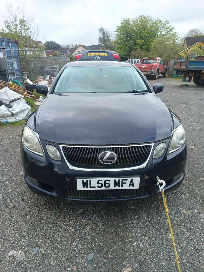 Lexus GS 450h dalimis