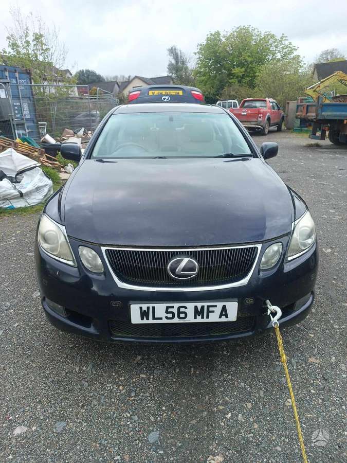 Lexus GS 450h for parts
