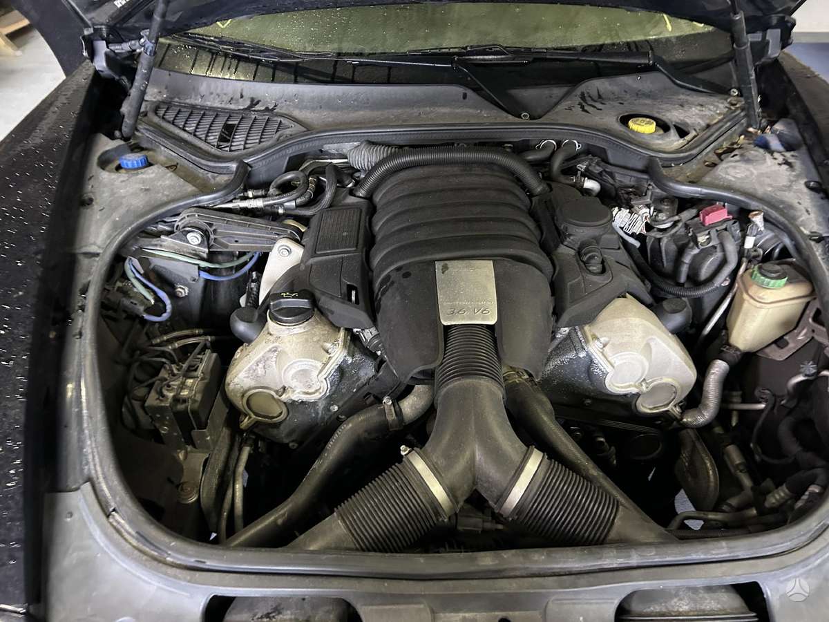 Porsche Panamera dalimis
