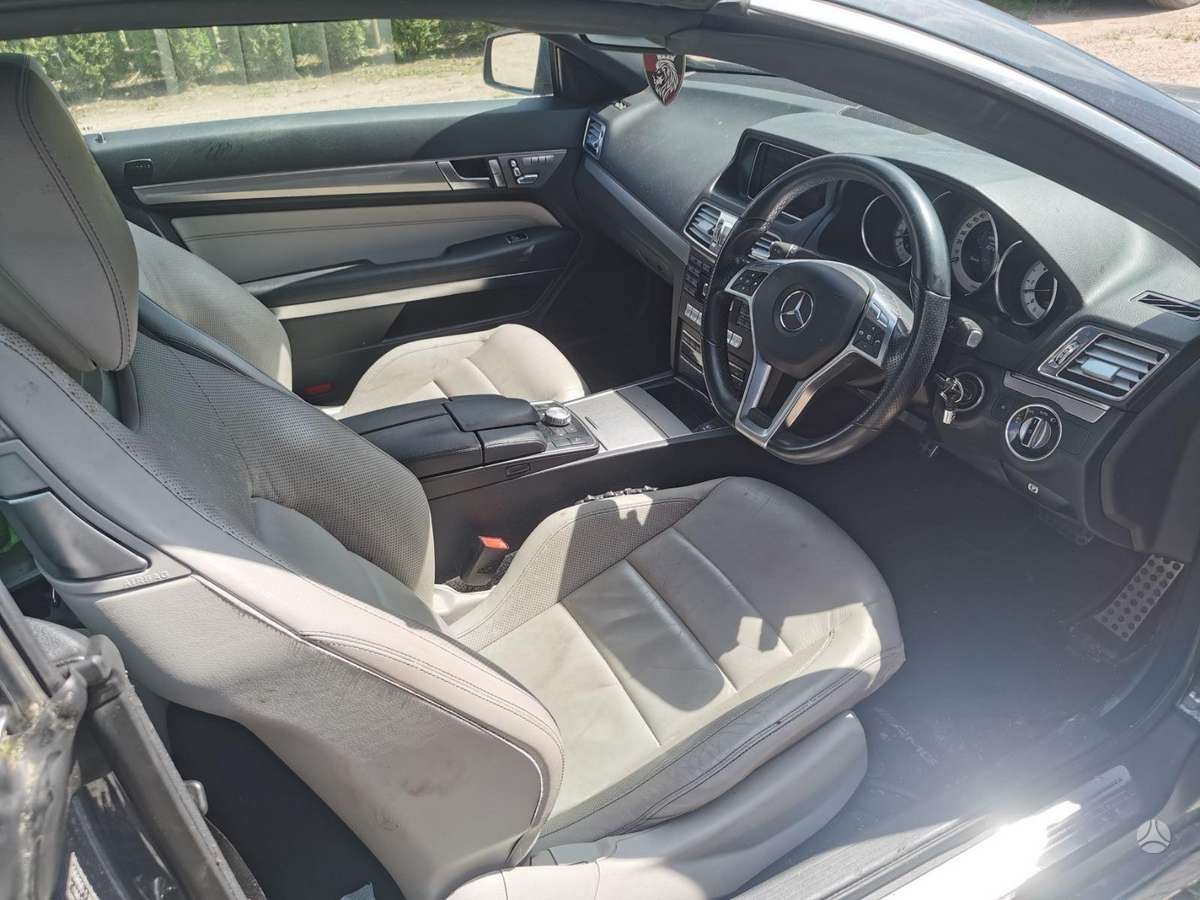 Mercedes-Benz E350 dalimis