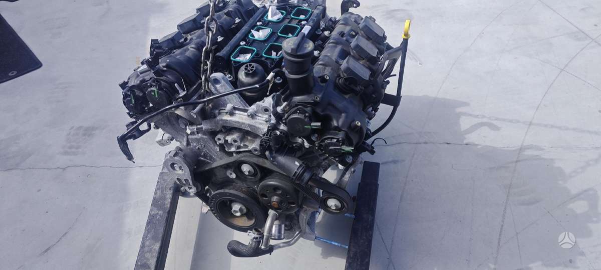 Chrysler Pacifica variklio detalės