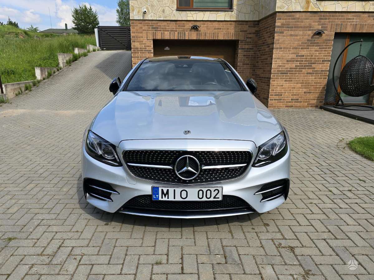 Mercedes-Benz E220, Купе (coupe)