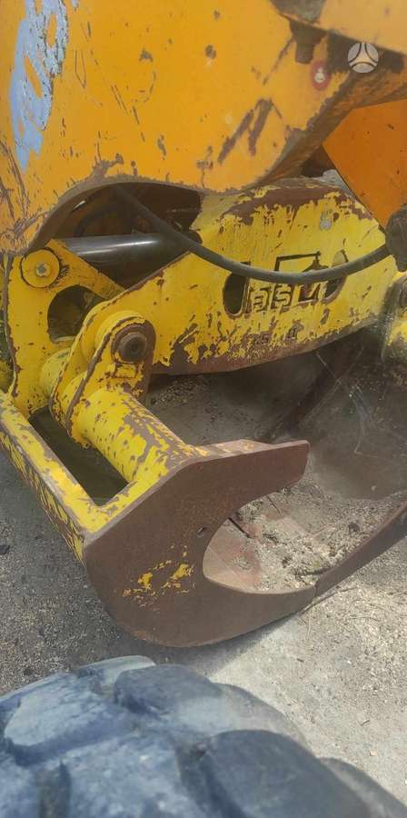 Palfinger 10700, cranes / grapples