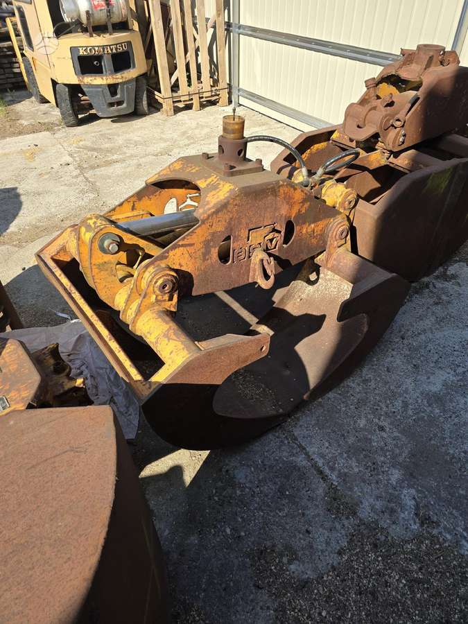 Palfinger 10700, cranes / grapples
