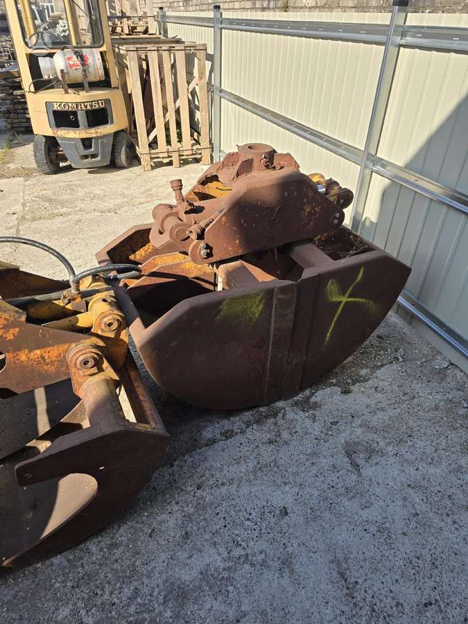 Palfinger 10700, cranes / grapples