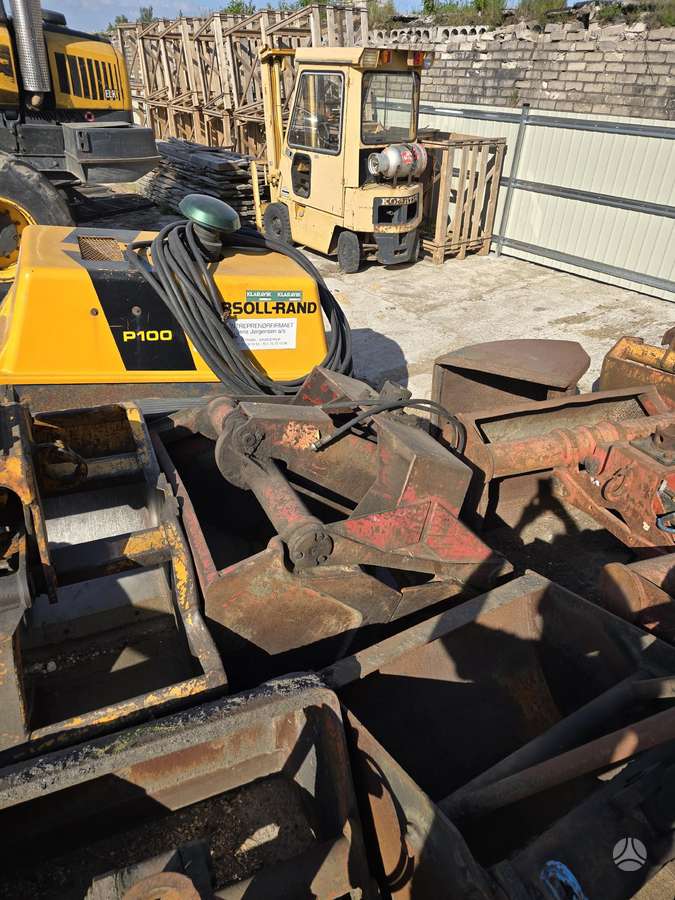 Palfinger 10700, cranes / grapples