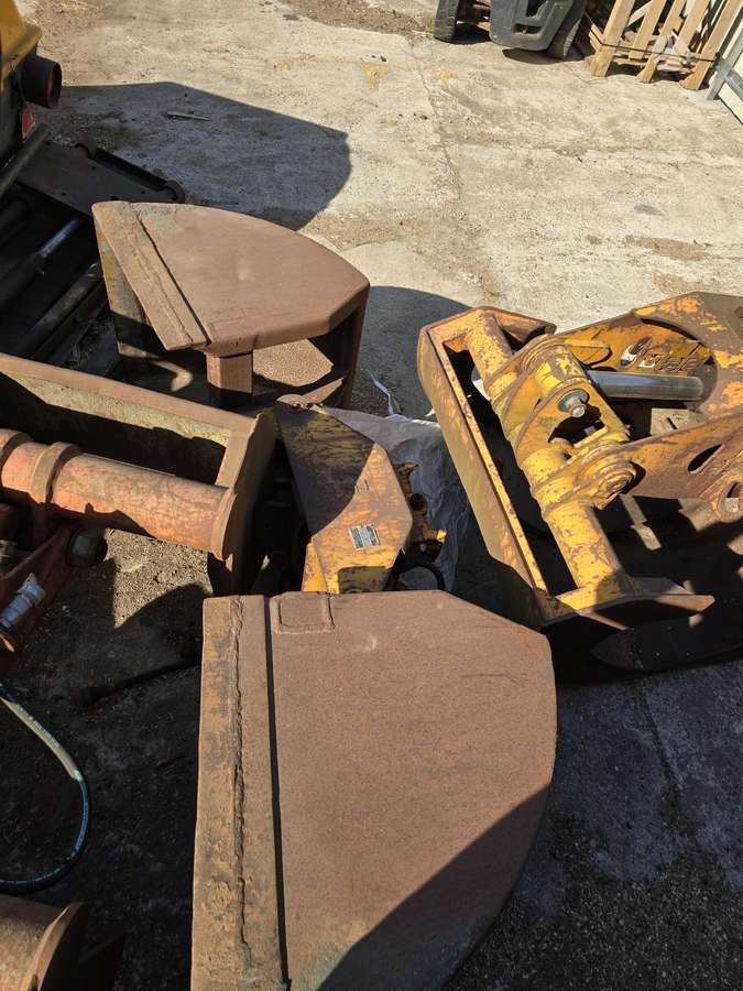 Palfinger 10700, cranes / grapples