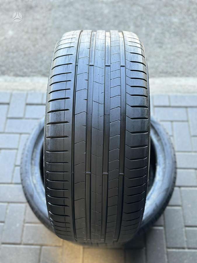 Pirelli P ZERO PZ4, summer 275/35 R22