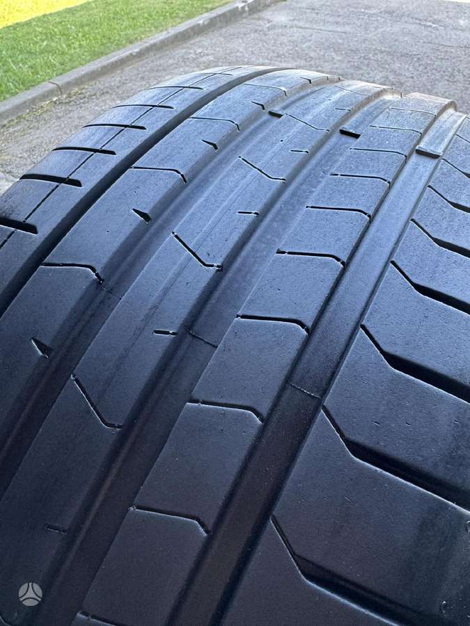 Pirelli P ZERO PZ4, summer 275/35 R22