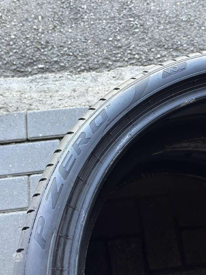 Pirelli P ZERO PZ4, summer 275/35 R22