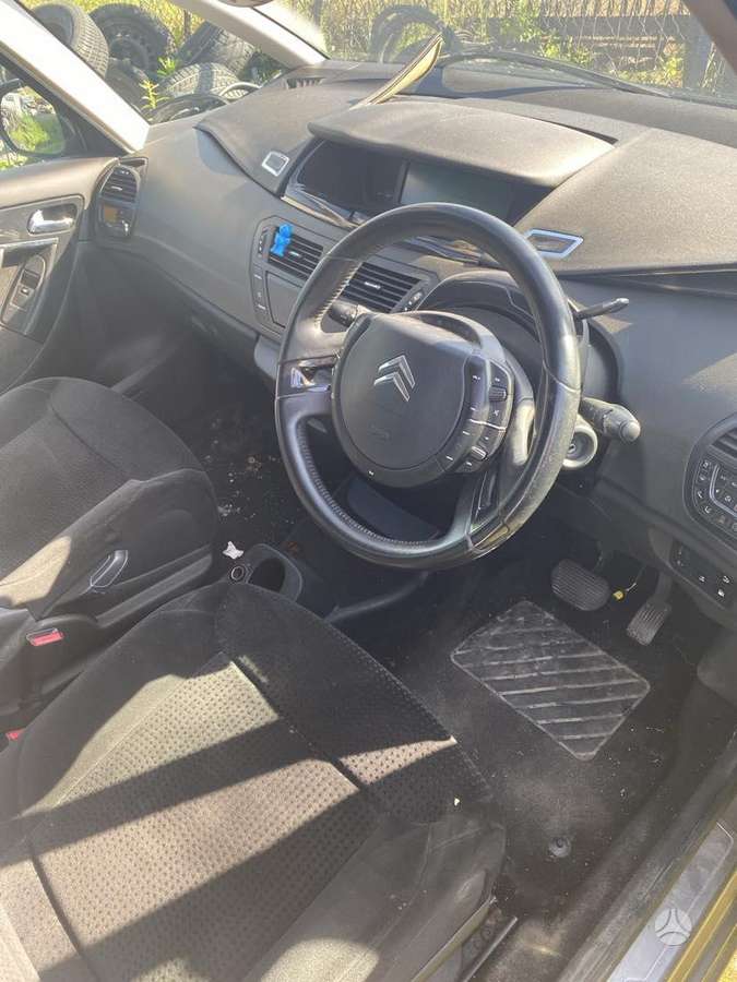 Citroen C4 Picasso по частям. Varyklis deze be problemu