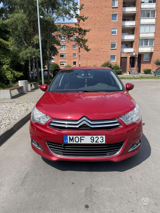Citroen C4, 1.6 l., hatchback