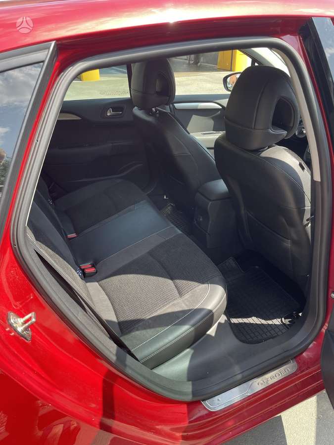 Citroen C4, 1.6 l., hatchback