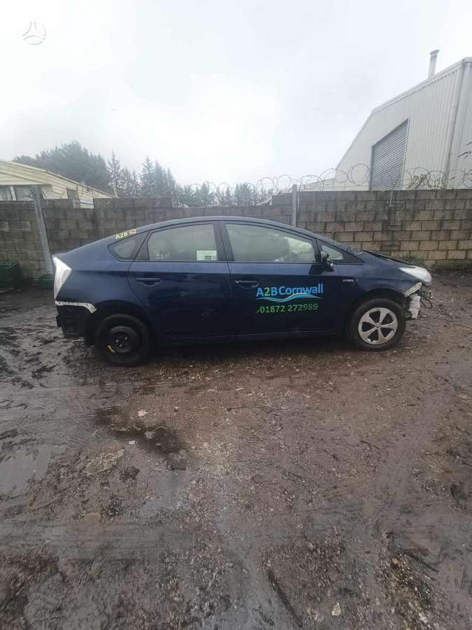 Toyota Prius по частям
