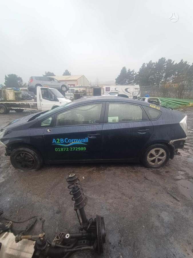 Toyota Prius по частям