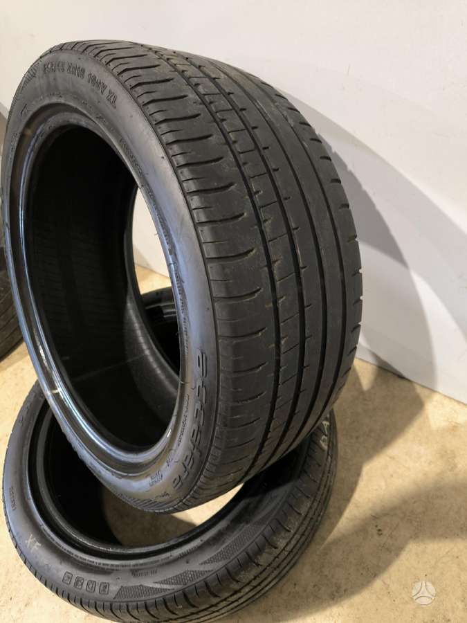 Accelera, vasaras 245/45 R18