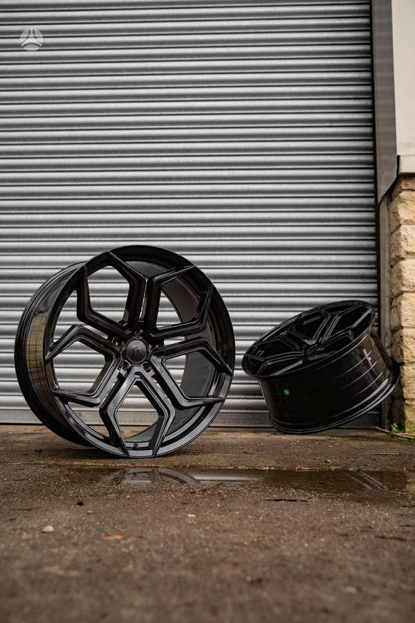 RIVIERA RF7 Gloss black, lengvojo lydinio, R24