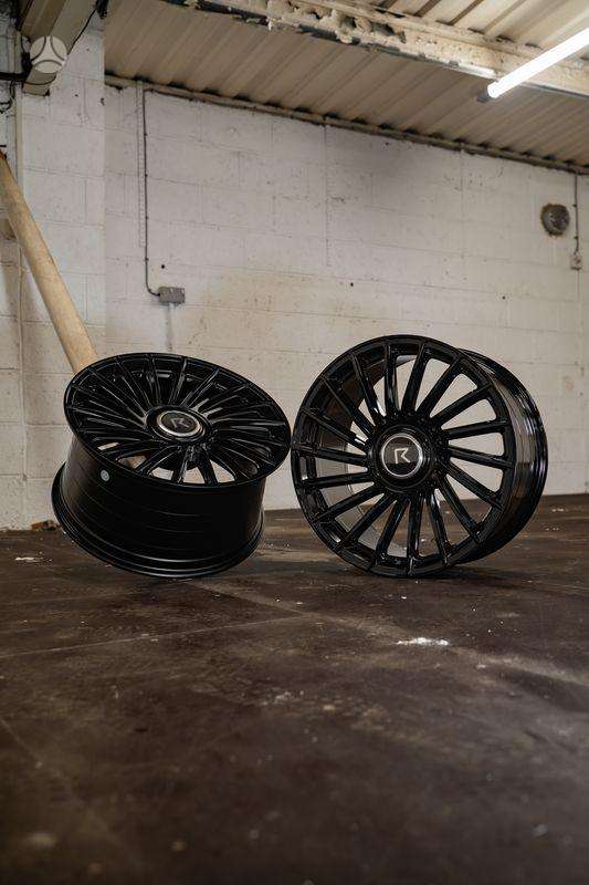 RIVIERA RF8 Gloss black, light alloy, R19
