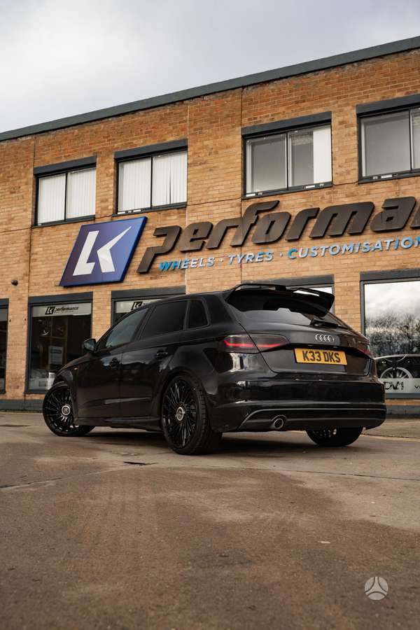 RIVIERA RF8 Gloss black, light alloy, R19